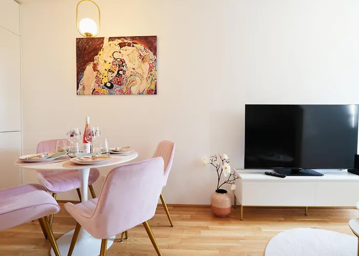 "carl's Design Residences" - Your Family-friendly, Urban & Stylish Oasis In L Free Parking & Great Access Διαμέρισμα *
