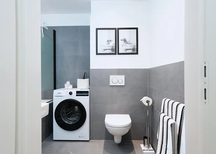 "carl's Design Residences" - Your Family-friendly, Urban & Stylish Oasis In L Free Parking & Great Access *