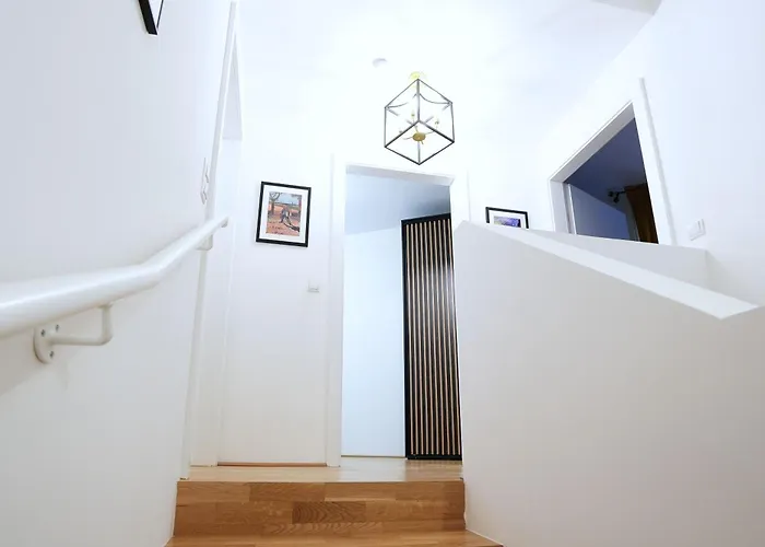 "carl's Design Residences" - Your Family-friendly, Urban & Stylish Oasis In L Free Parking & Great Access Apartamento *