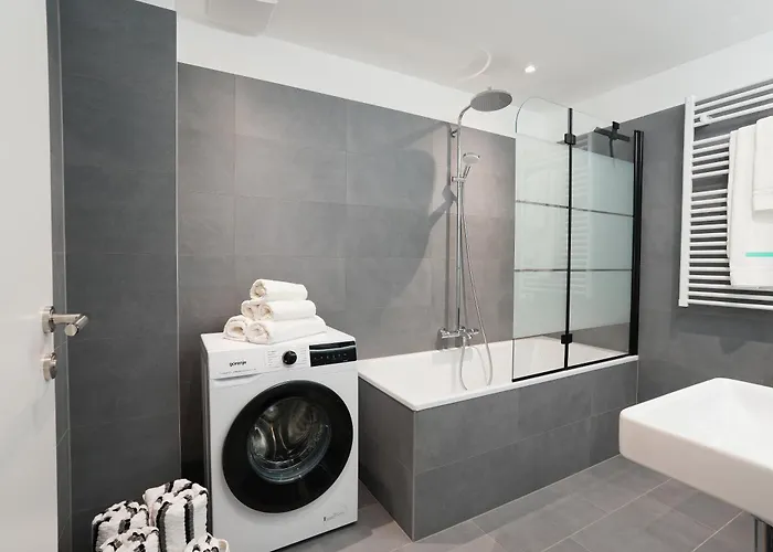 Apartamento "carl's Design Residences" - Your Family-friendly, Urban & Stylish Oasis In L Free Parking & Great Access *