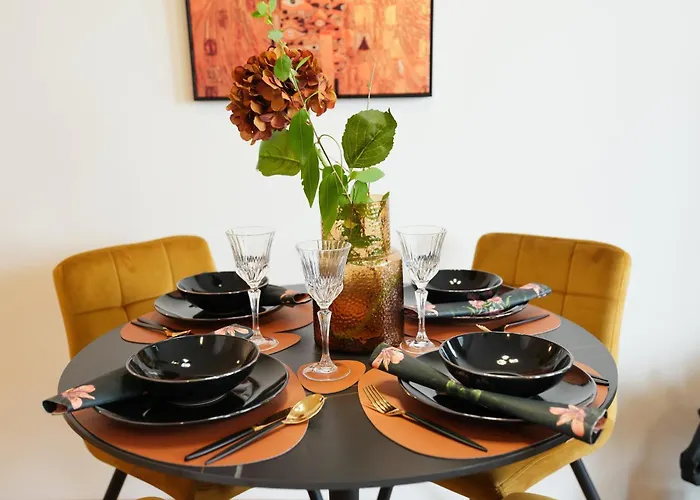 Apartamento "carl's Design Residences" - Your Family-friendly, Urban & Stylish Oasis In L Free Parking & Great Access