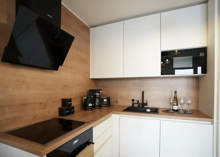 "carl's Design Residences" - Your Family-friendly, Urban & Stylish Oasis In L Free Parking & Great Access *